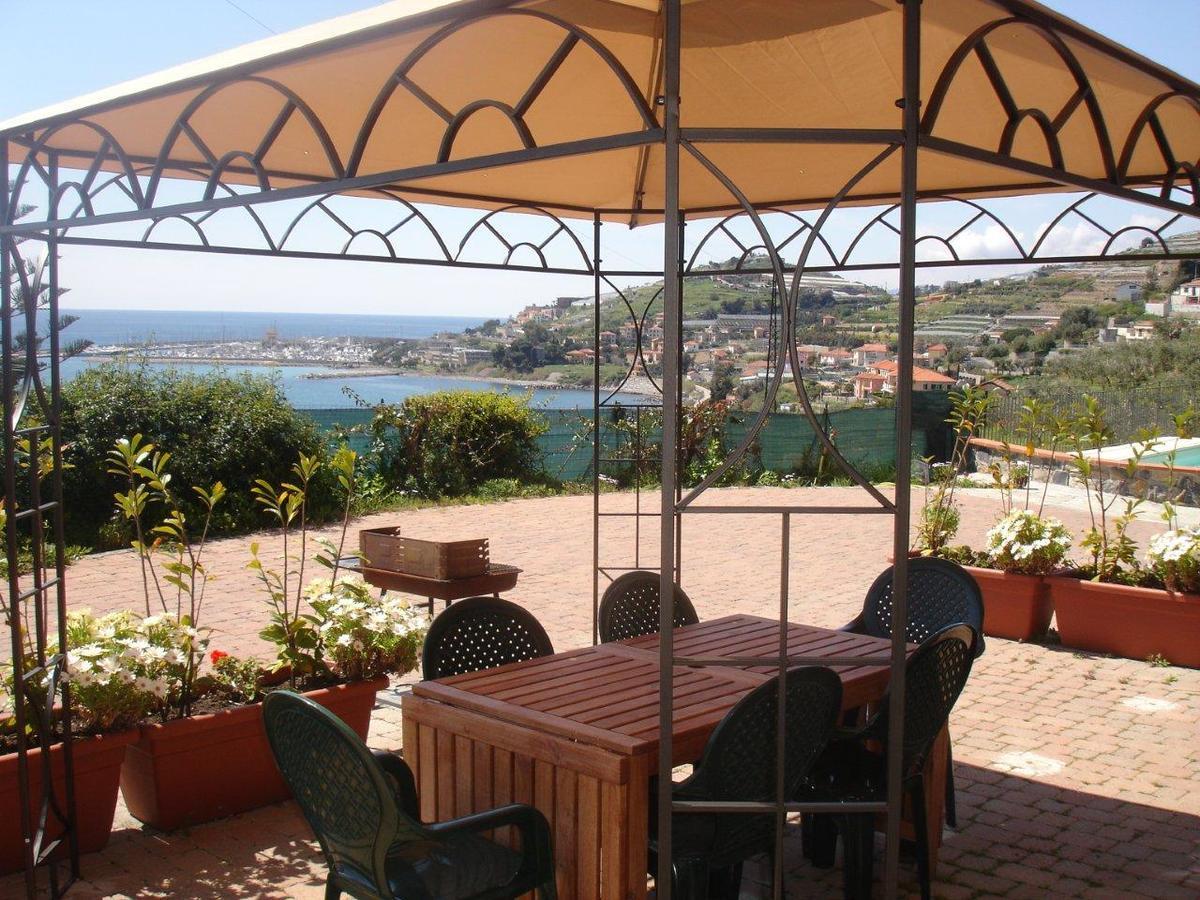 Villa Del Mare Ligure Terme & Spa Piscina A 37 Gradi Santo Stefano al Mare Luaran gambar