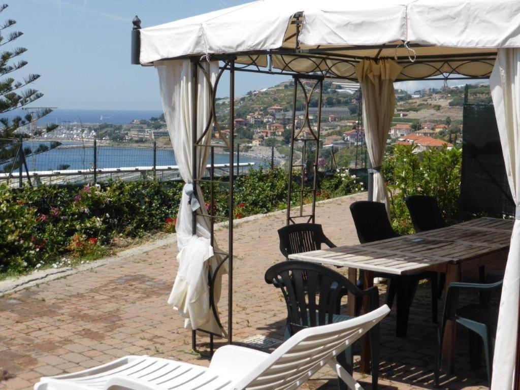 Villa Del Mare Ligure Terme & Spa Piscina A 37 Gradi Santo Stefano al Mare Luaran gambar