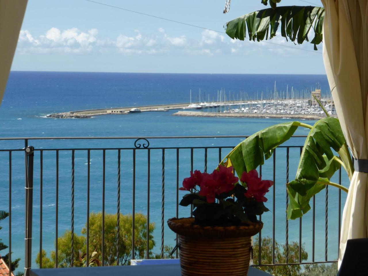 Villa Del Mare Ligure Terme & Spa Piscina A 37 Gradi Santo Stefano al Mare Luaran gambar
