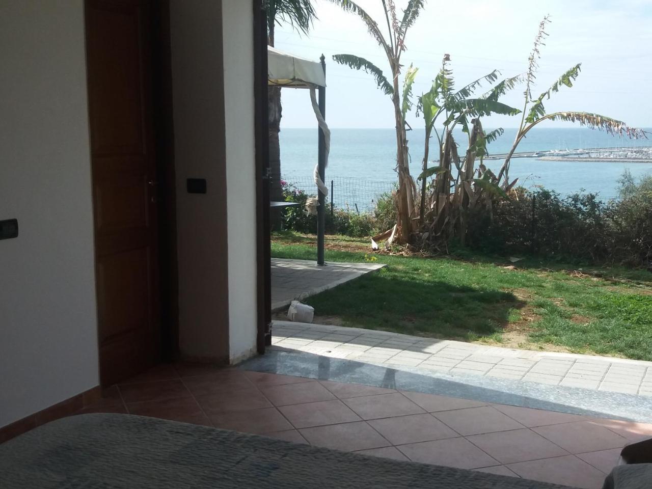Villa Del Mare Ligure Terme & Spa Piscina A 37 Gradi Santo Stefano al Mare Luaran gambar