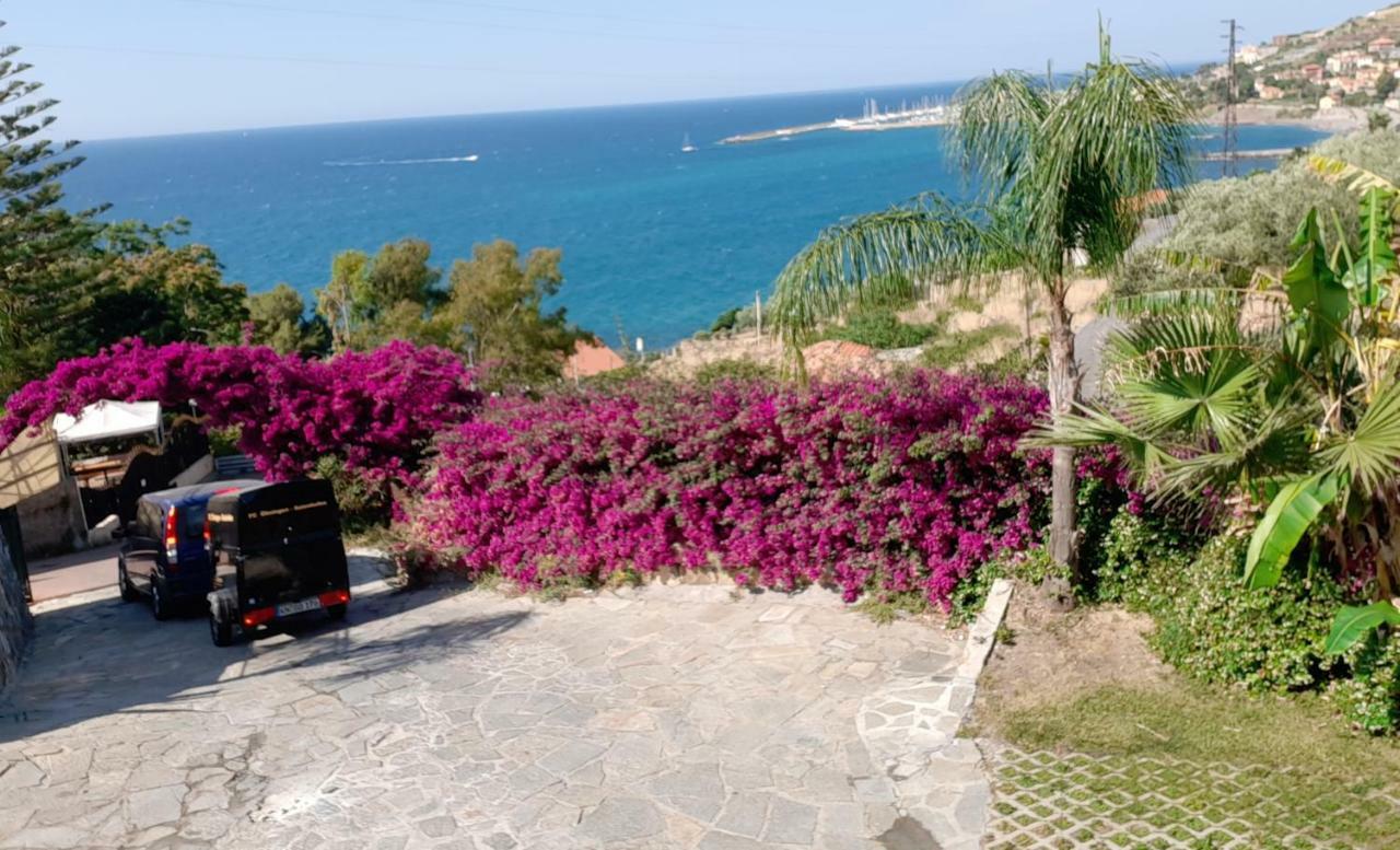 Villa Del Mare Ligure Terme & Spa Piscina A 37 Gradi Santo Stefano al Mare Luaran gambar